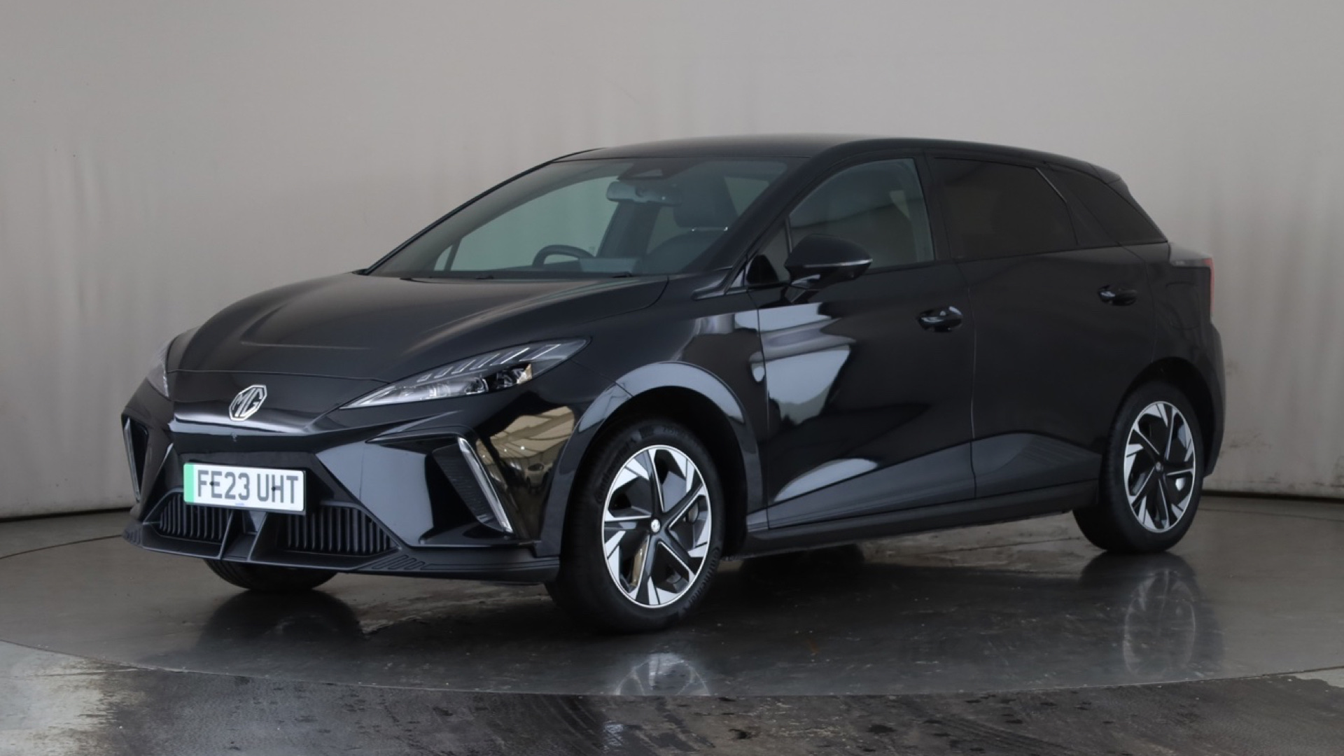 150kW Trophy EV Long Range 64kWh 5dr Auto