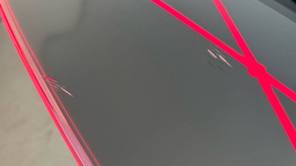 MG MG4 scratches