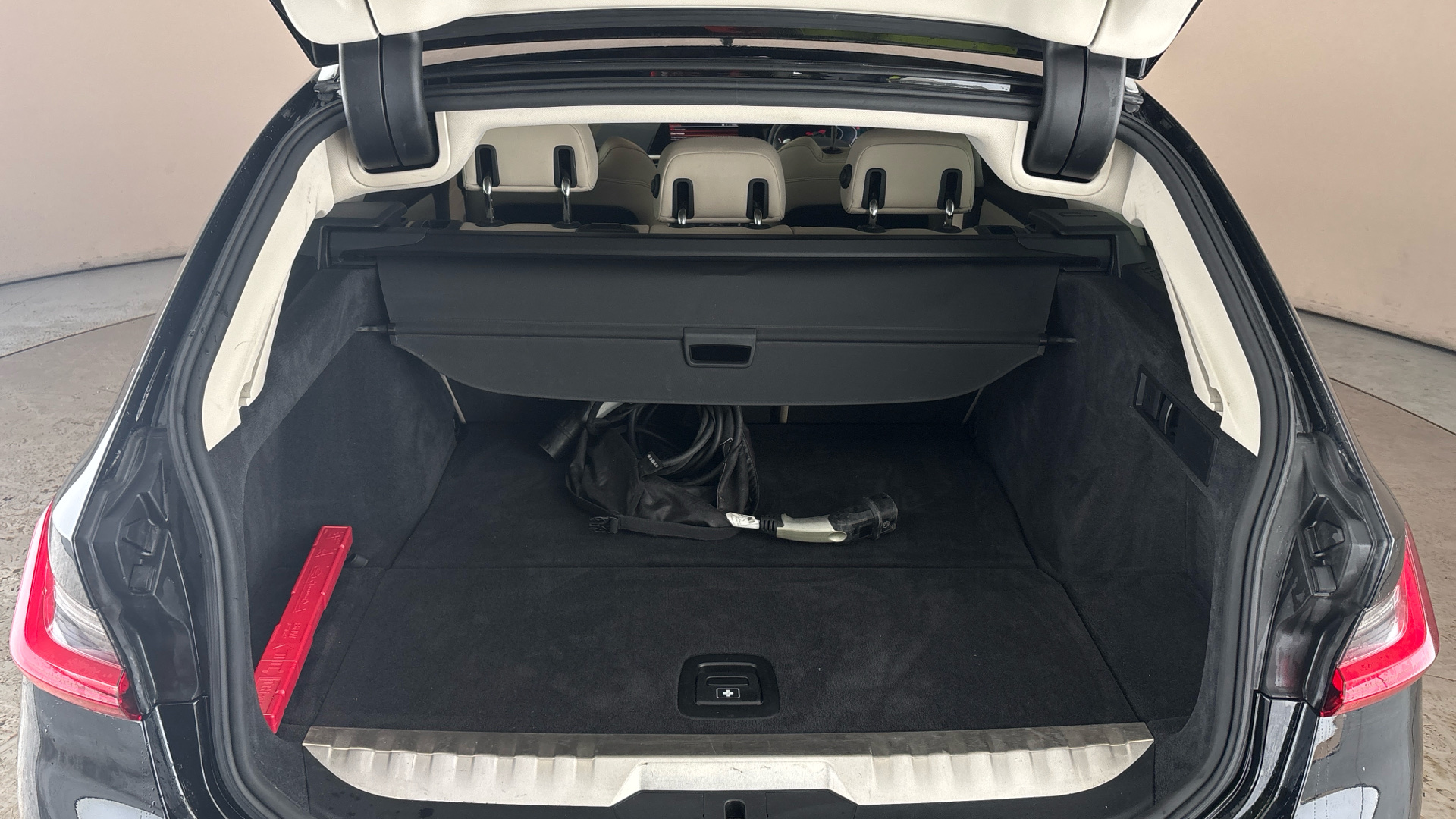 4020640 330e Sport Pro 5dr Step Auto