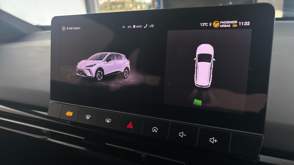 MG MG4 parking sensors