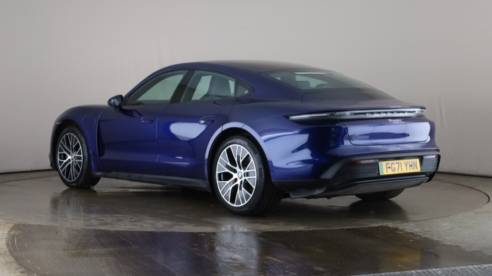 PORSCHE TAYCAN Image 3