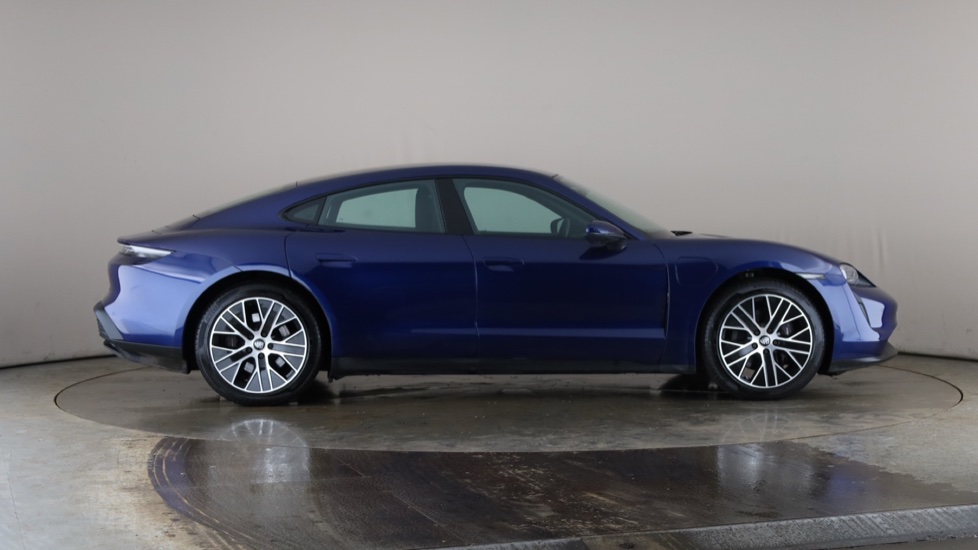 PORSCHE TAYCAN Image 6