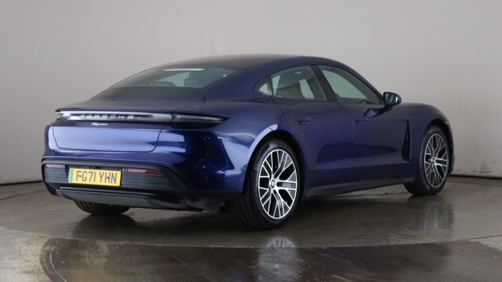 PORSCHE TAYCAN Image 5