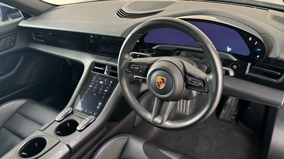 PORSCHE TAYCAN Image 9