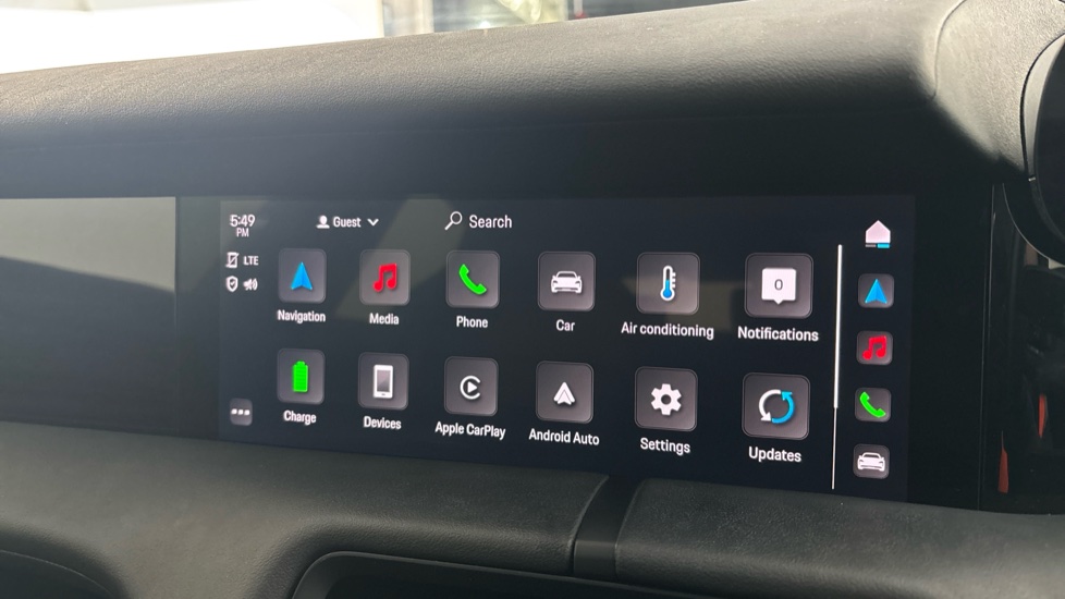 PORSCHE TAYCAN Image 12