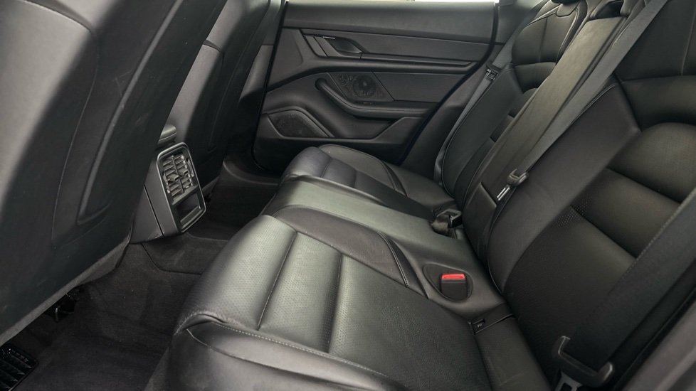 PORSCHE TAYCAN Image 14