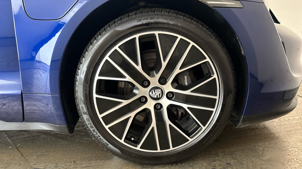 PORSCHE TAYCAN Image 20