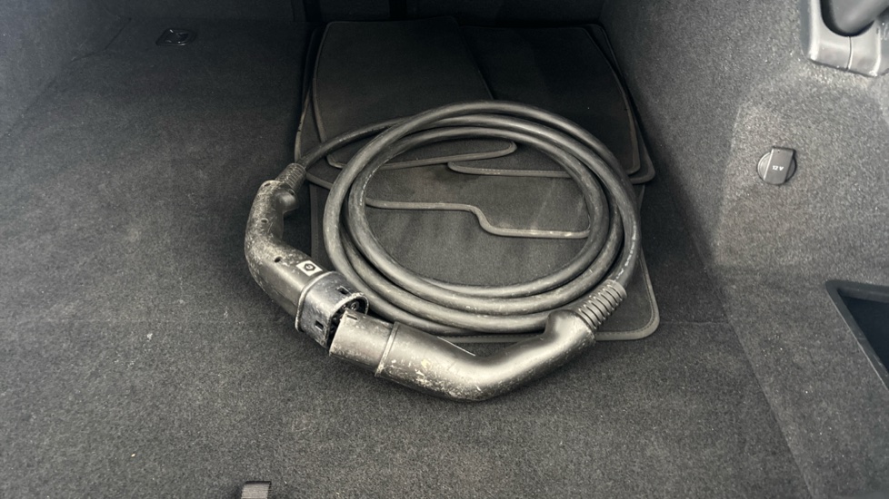 PORSCHE TAYCAN Image 22