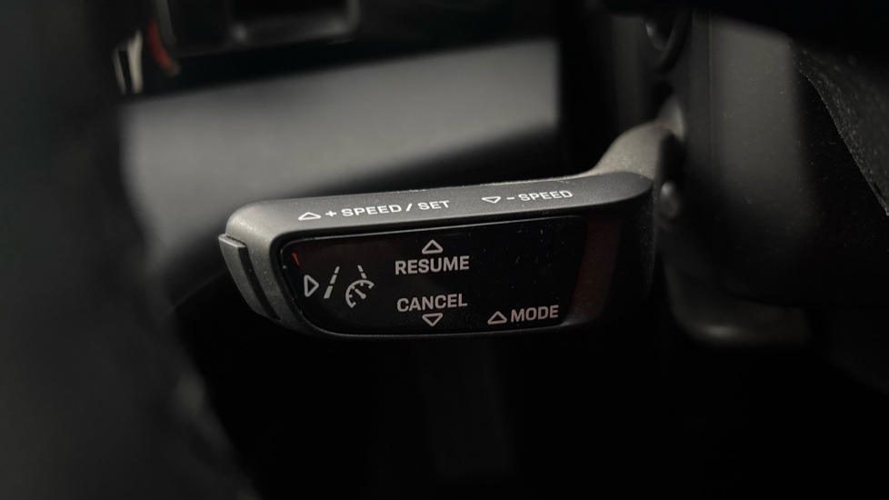 PORSCHE TAYCAN Cruise control