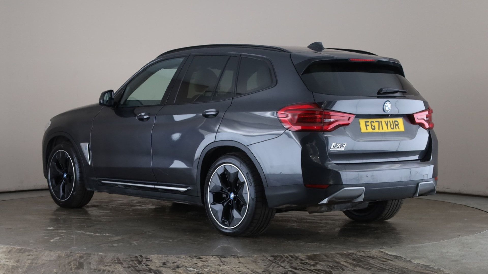 4027750 210kW Premier Edition 80kWh 5dr Auto