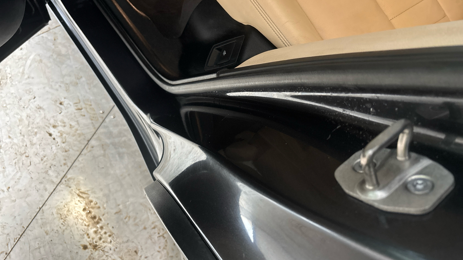 4027750 210kW Premier Edition 80kWh 5dr Auto