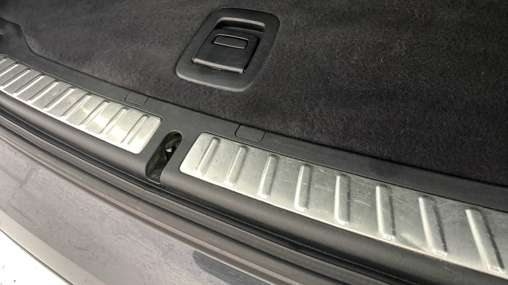 4027750 210kW Premier Edition 80kWh 5dr Auto