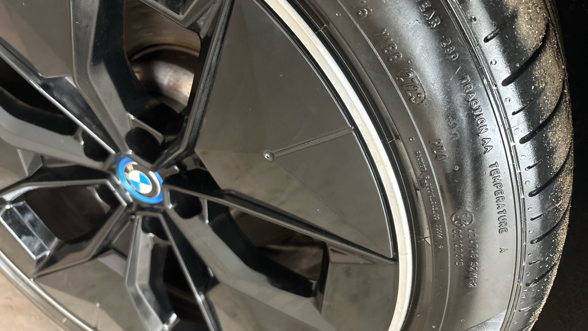 4027750 210kW Premier Edition 80kWh 5dr Auto