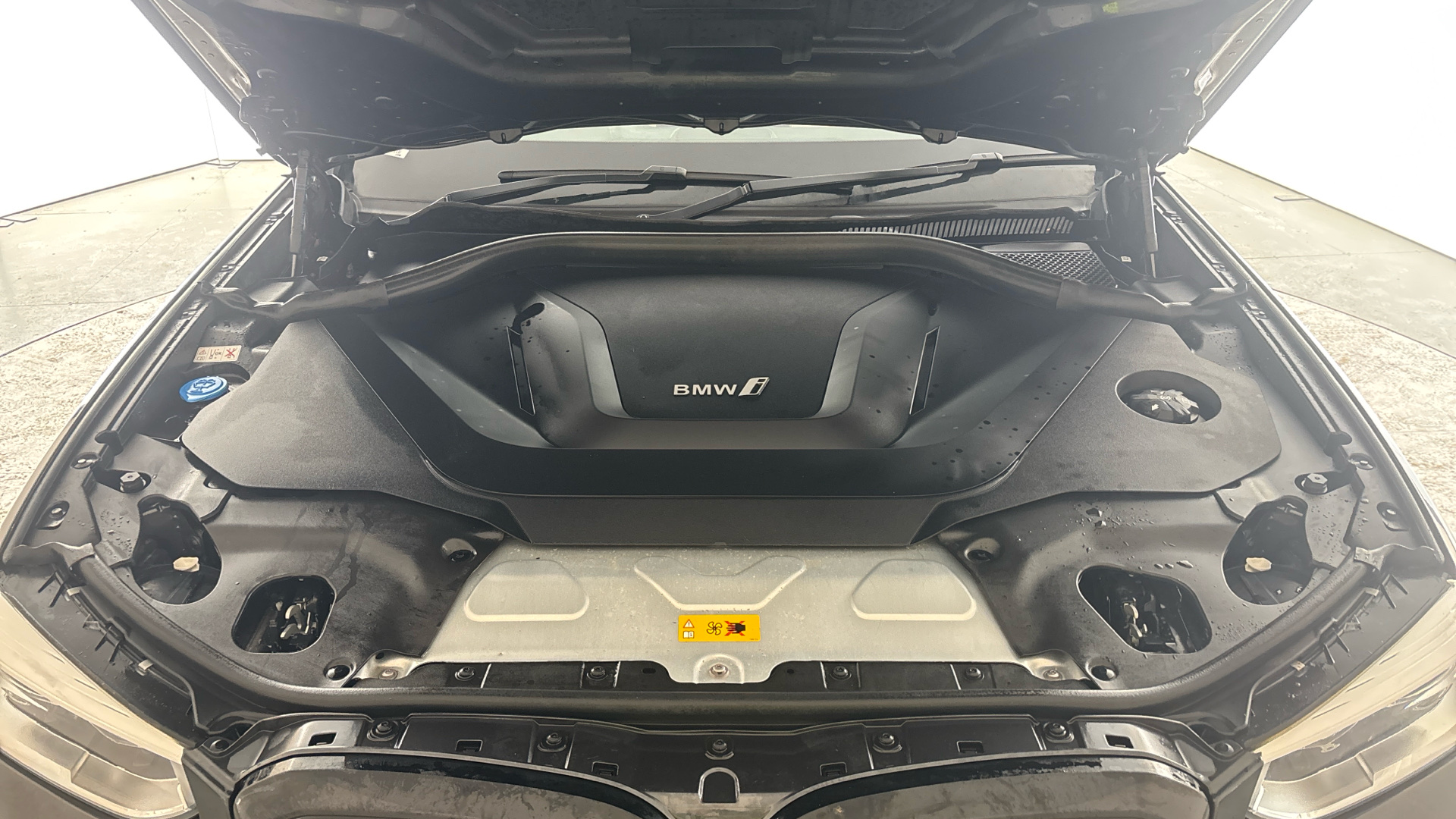 4027750 210kW Premier Edition 80kWh 5dr Auto