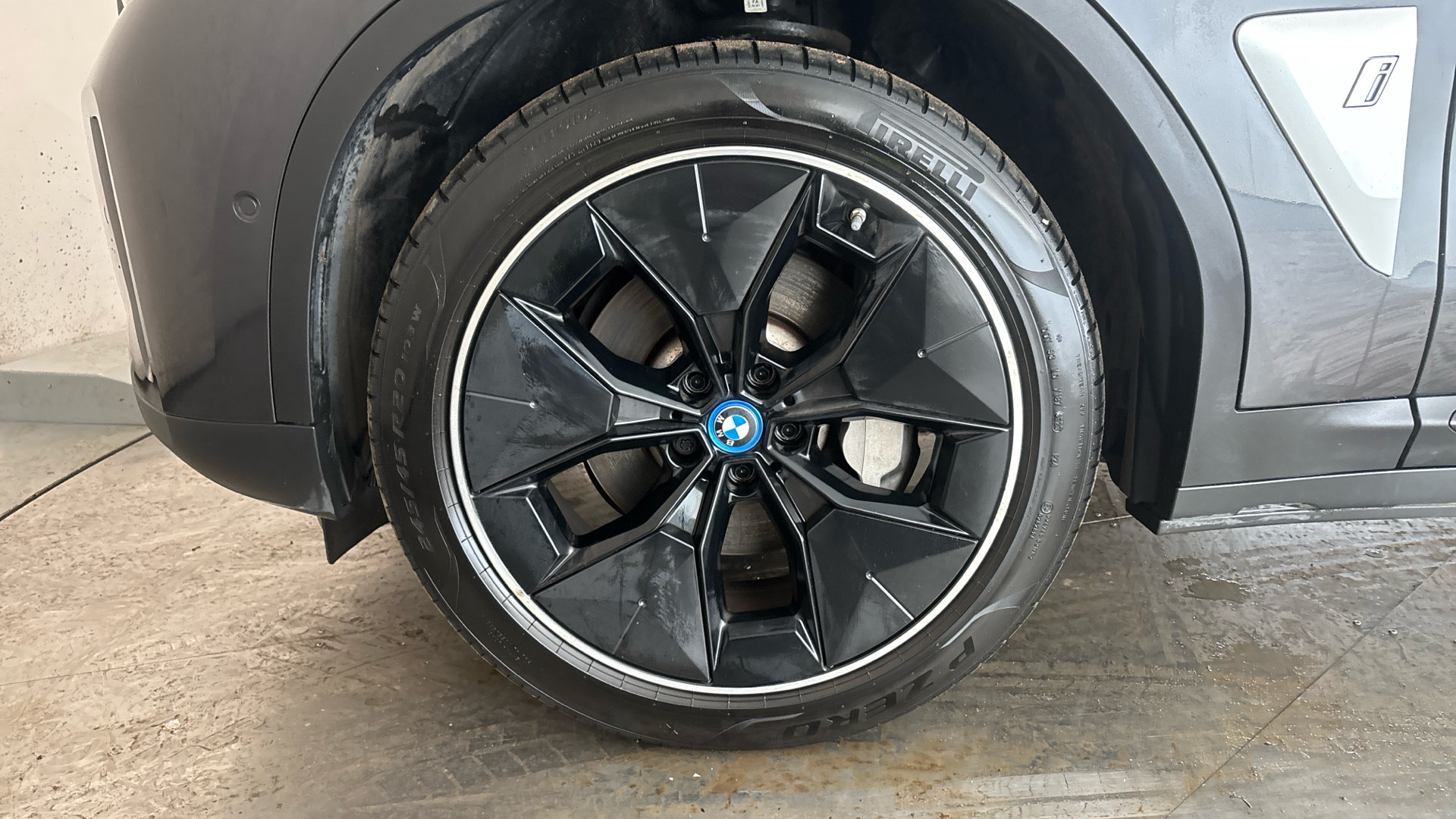 4027750 210kW Premier Edition 80kWh 5dr Auto