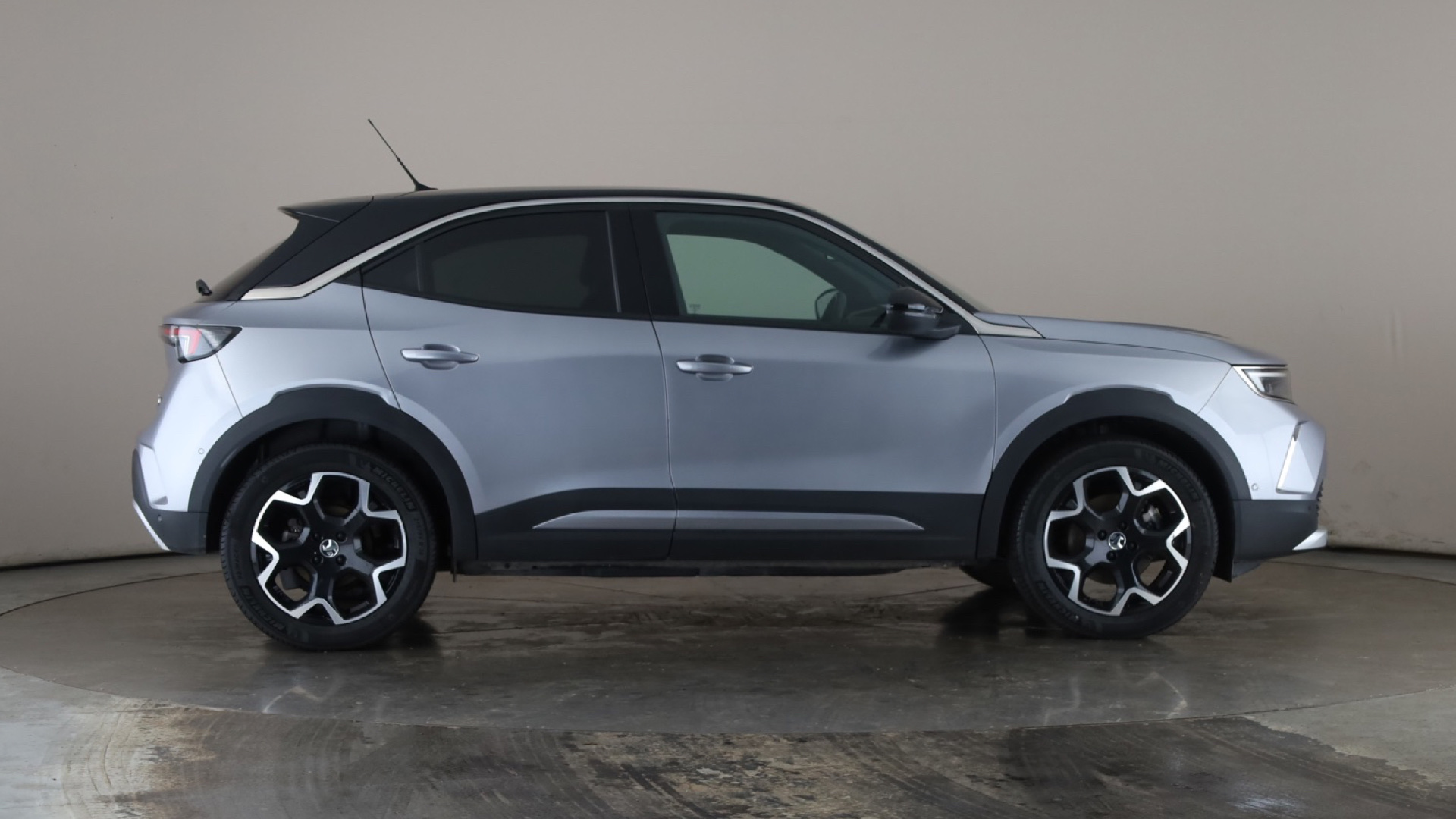 4027745 100kW Ultimate 50kWh 5dr Auto