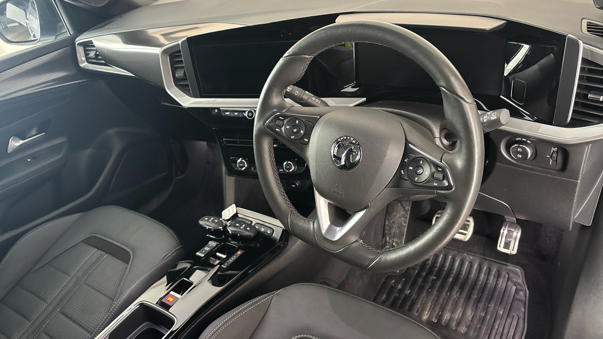 4027745 100kW Ultimate 50kWh 5dr Auto