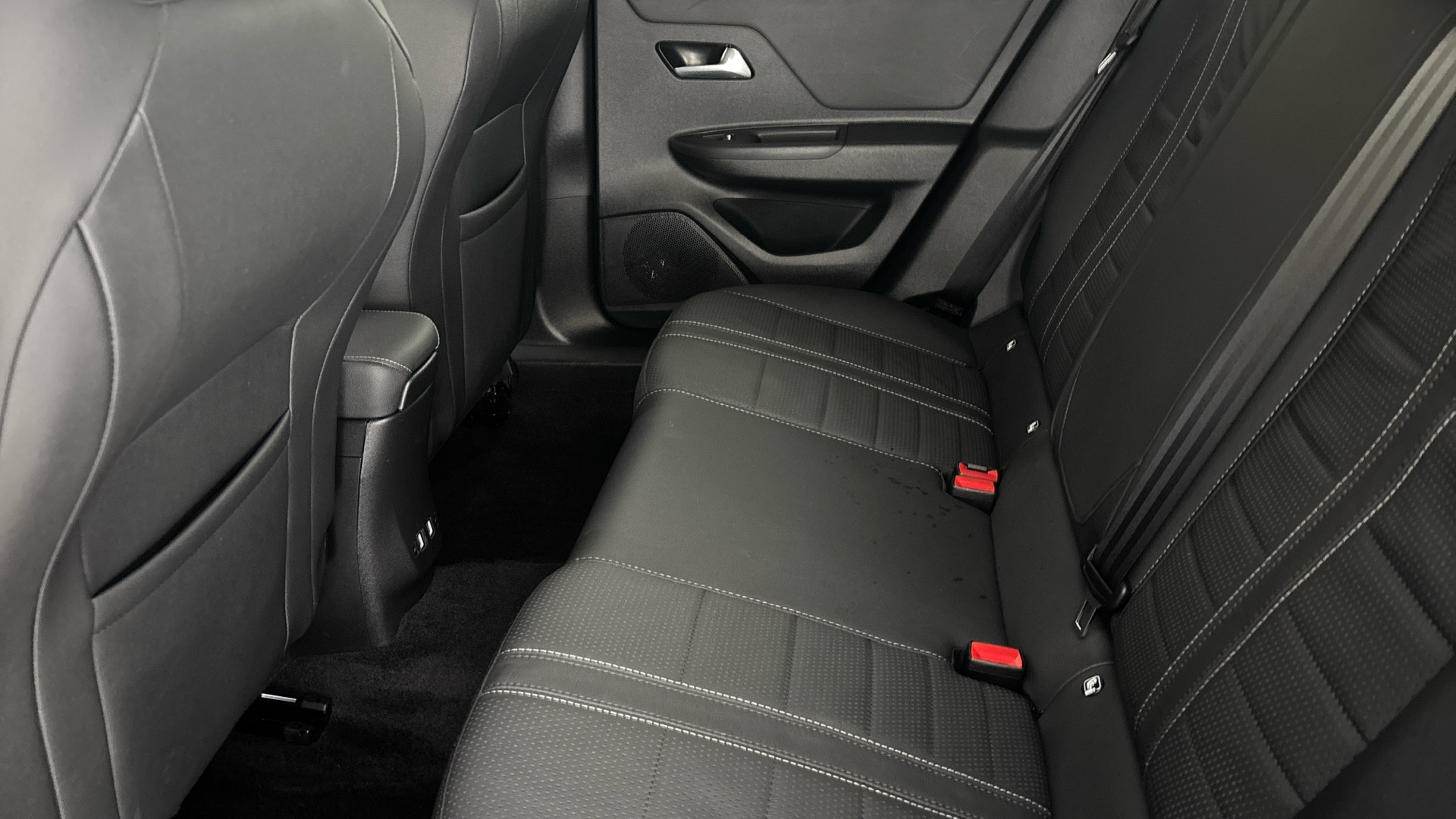 4027745 100kW Ultimate 50kWh 5dr Auto