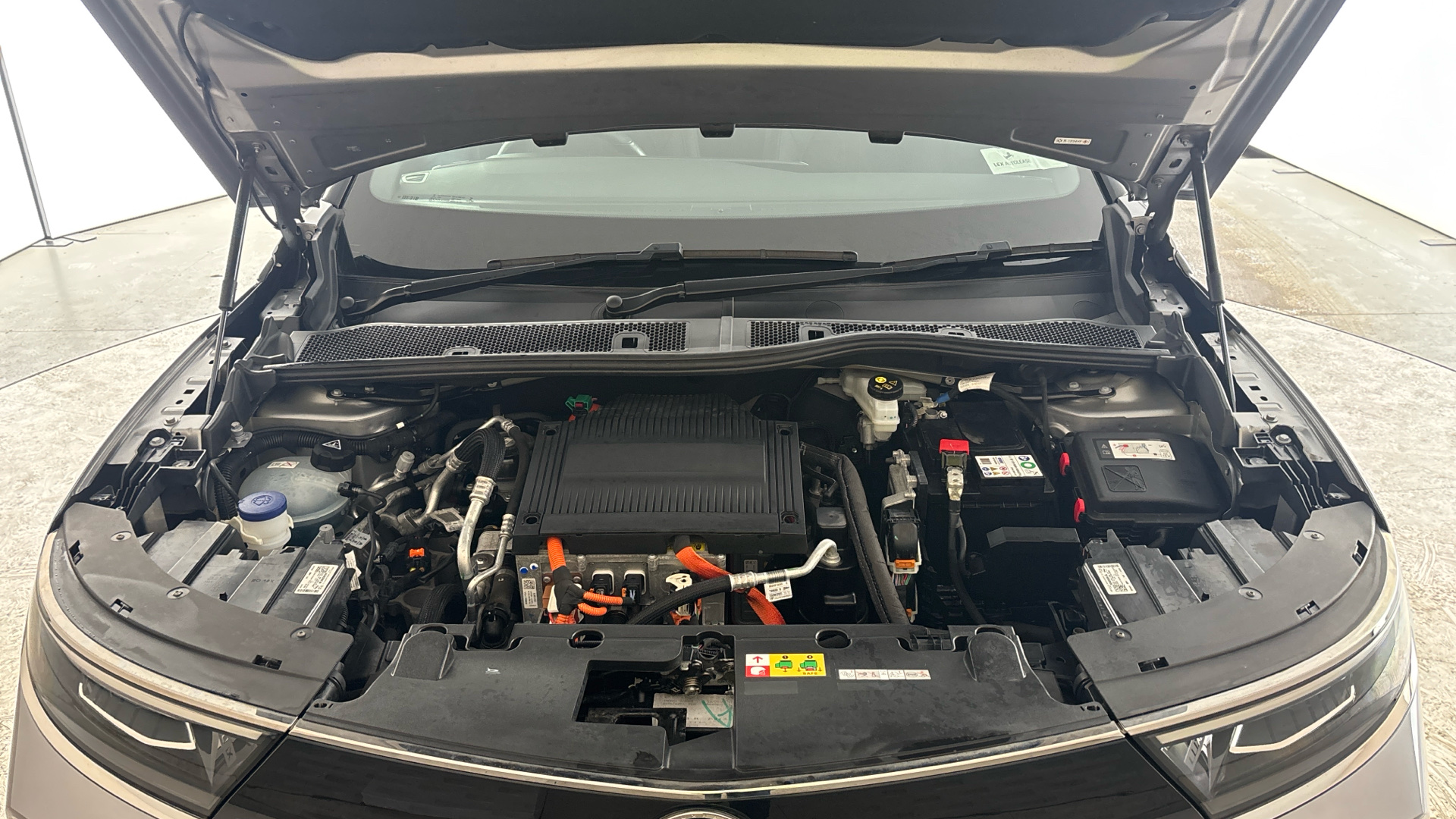 4027745 100kW Ultimate 50kWh 5dr Auto