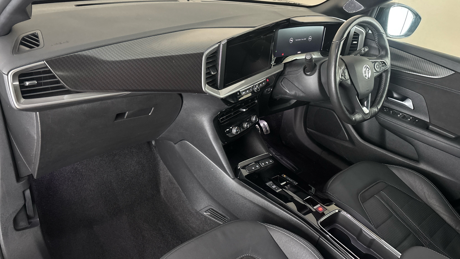 4027786 100kW Ultimate Edition 50kWh 5dr Auto