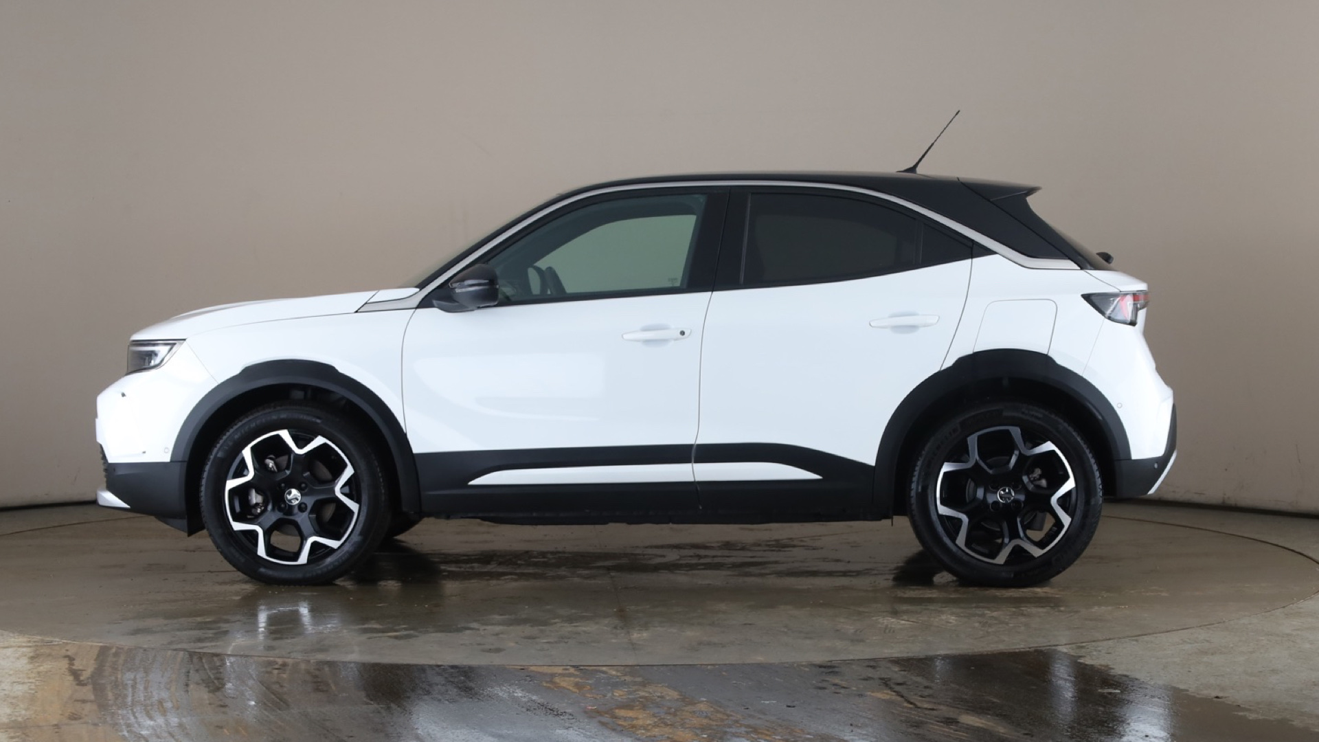 100kW Ultimate 50kWh 5dr Auto [2022]