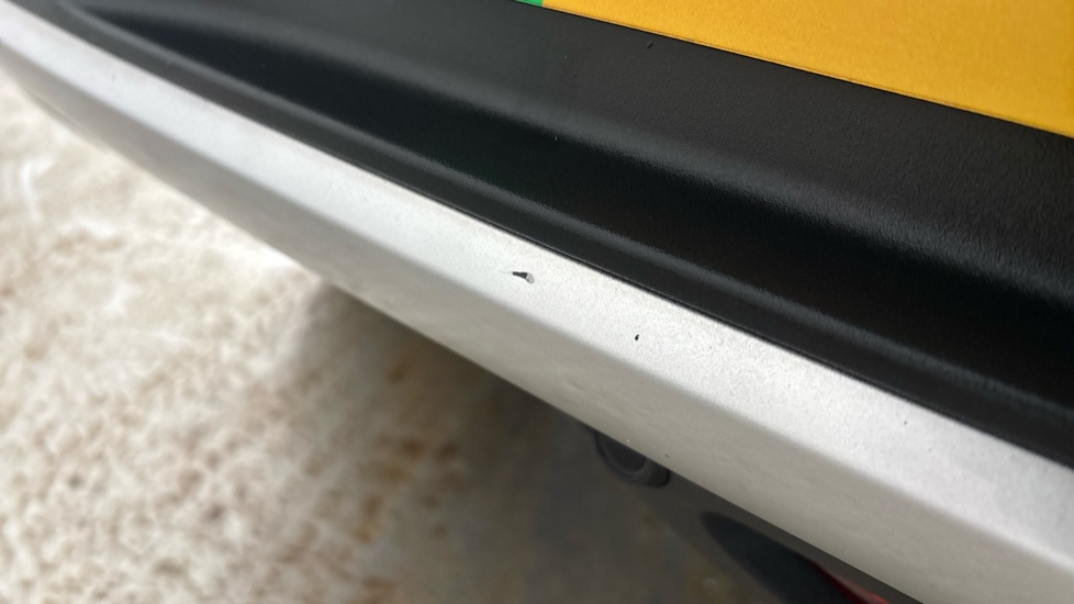 VAUXHALL MOKKA Chips and scratches