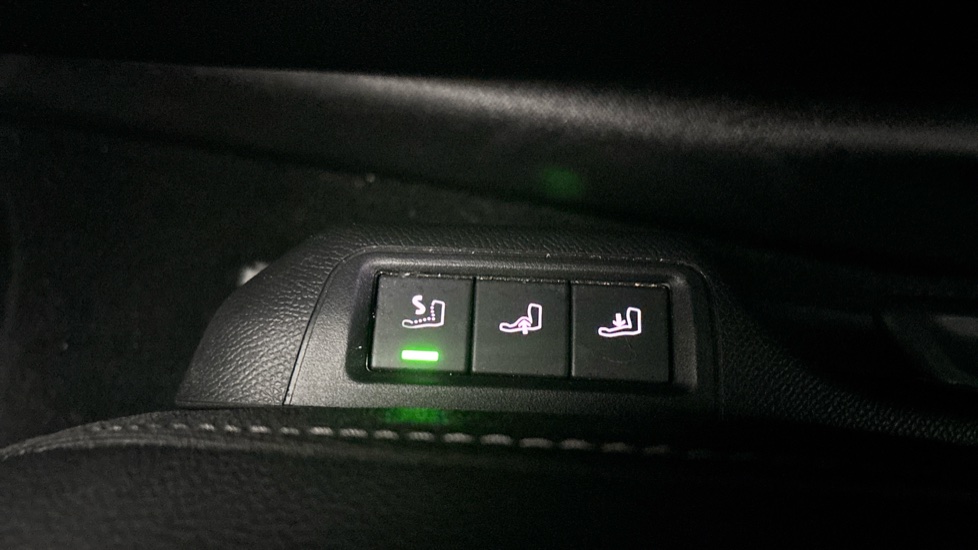 VAUXHALL MOKKA Massage chair