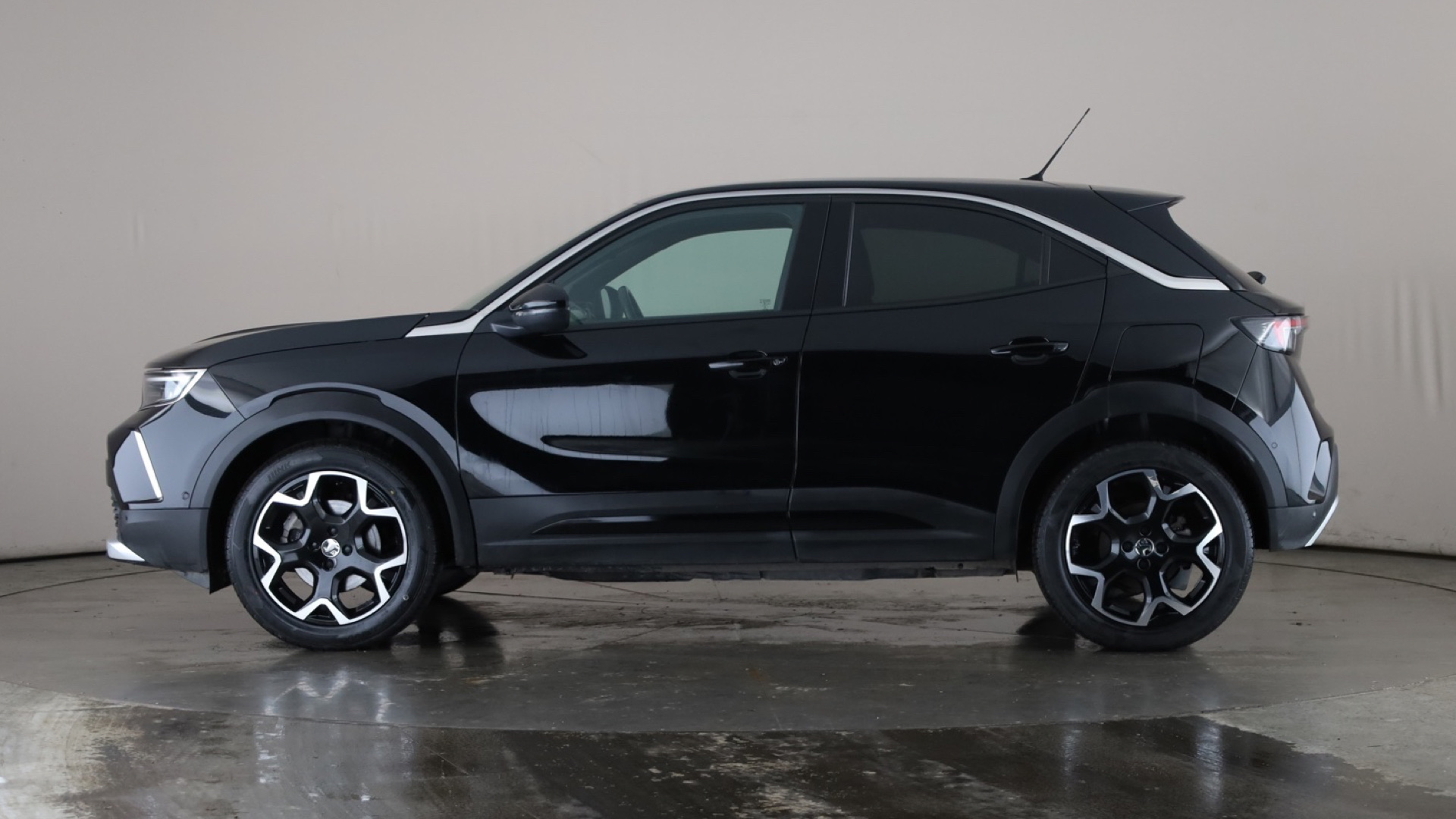 4049080 100kW Ultimate 50kWh 5dr Auto