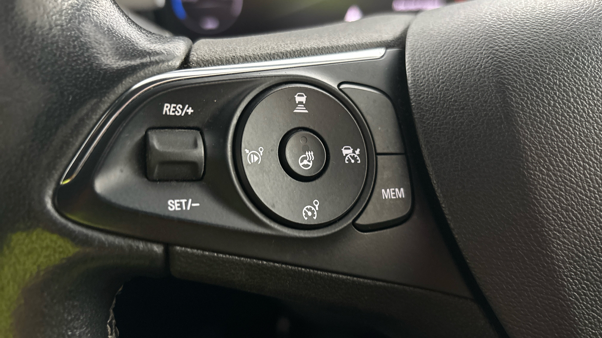 4049080 100kW Ultimate 50kWh 5dr Auto