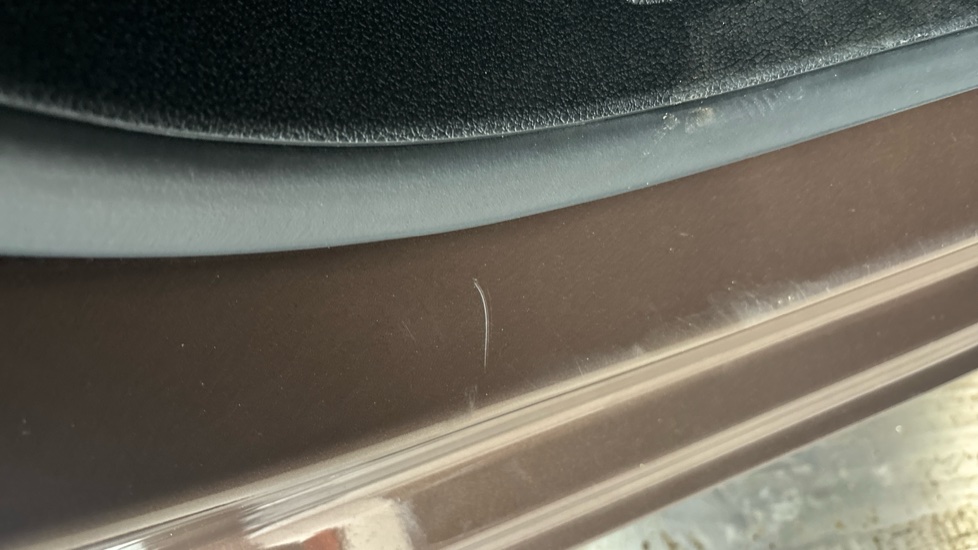 VAUXHALL VIVARO LIFE scratches