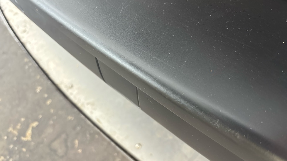VAUXHALL VIVARO LIFE scratches and scuff