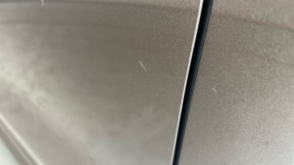 VAUXHALL VIVARO LIFE scratches