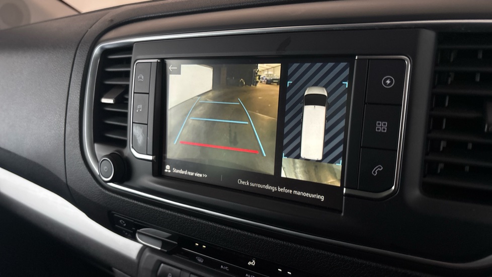 VAUXHALL VIVARO LIFE reverse camera