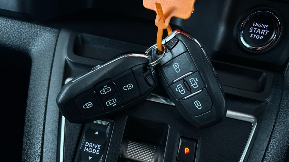 VAUXHALL VIVARO LIFE 2 keys