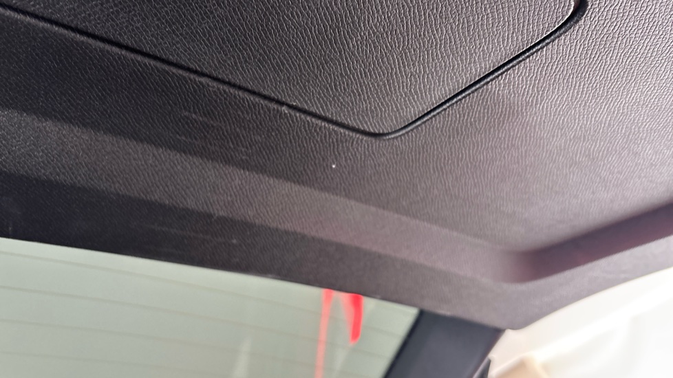 VOLVO XC90 scratches