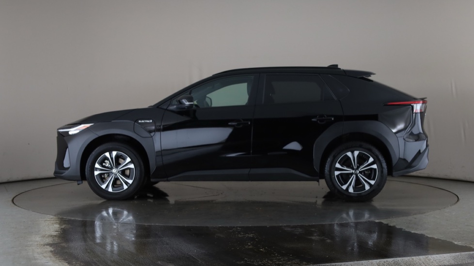 TOYOTA BZ4X Image 2