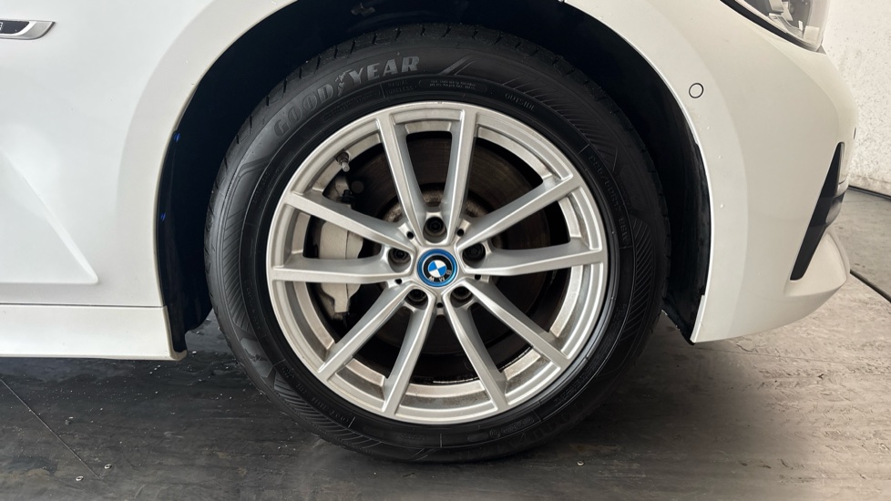 BMW 3 SERIES Image 20