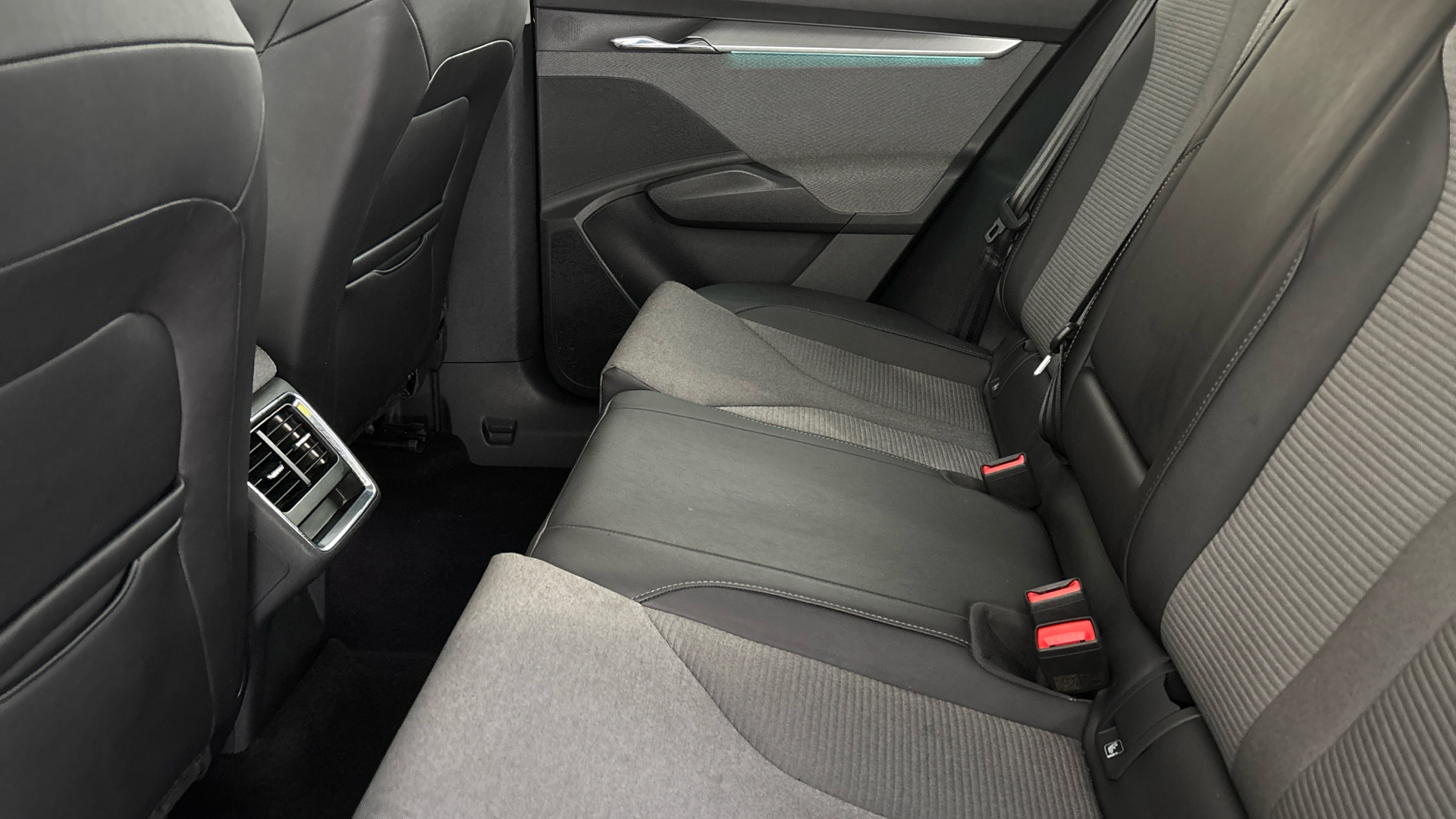 4020893 132kW 60 Loft 62kWh 5dr Auto