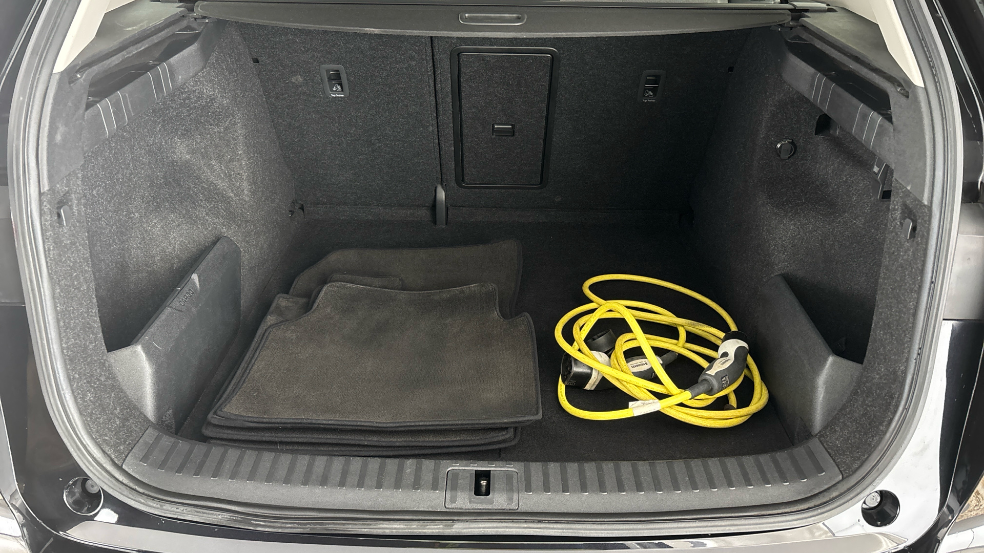 4020893 132kW 60 Loft 62kWh 5dr Auto