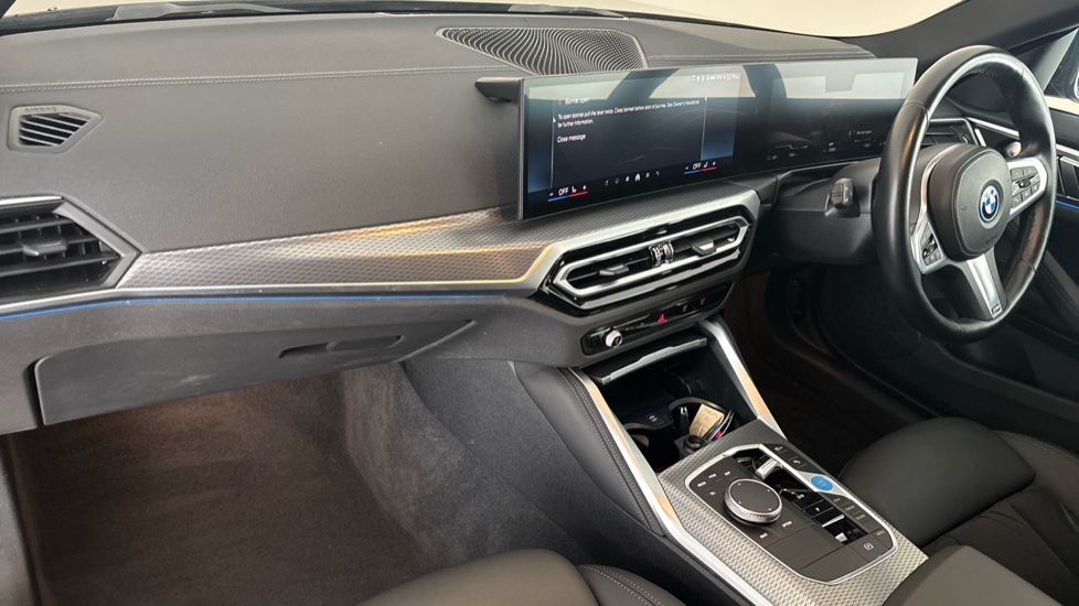 BMW I4 Image 10