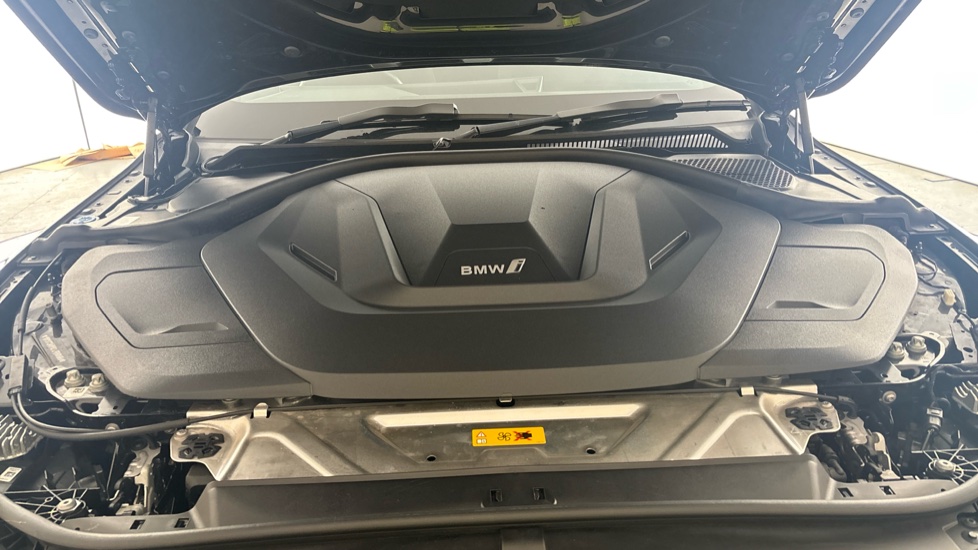 BMW I4 Image 16