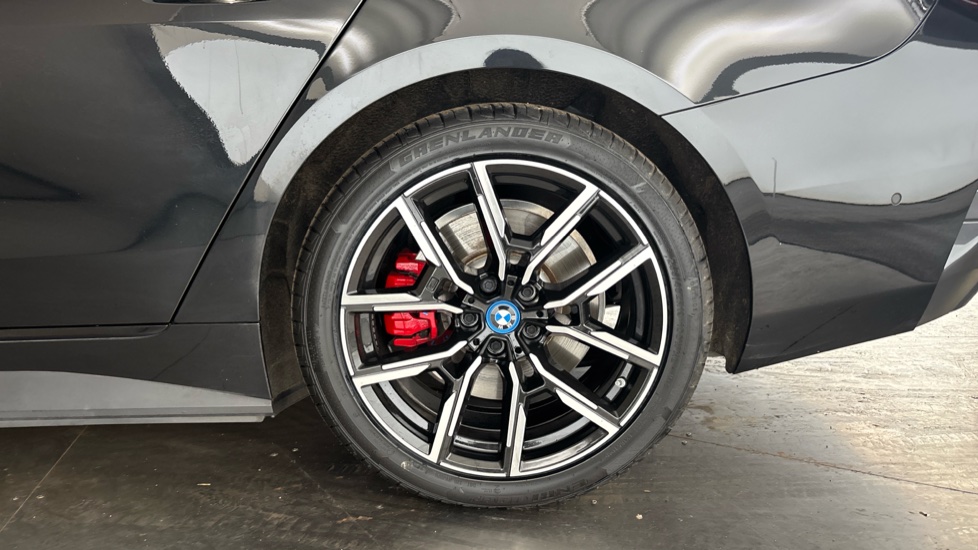 BMW I4 Image 18