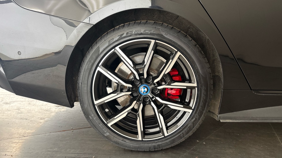 BMW I4 Image 19