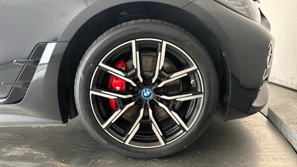 BMW I4 Image 20
