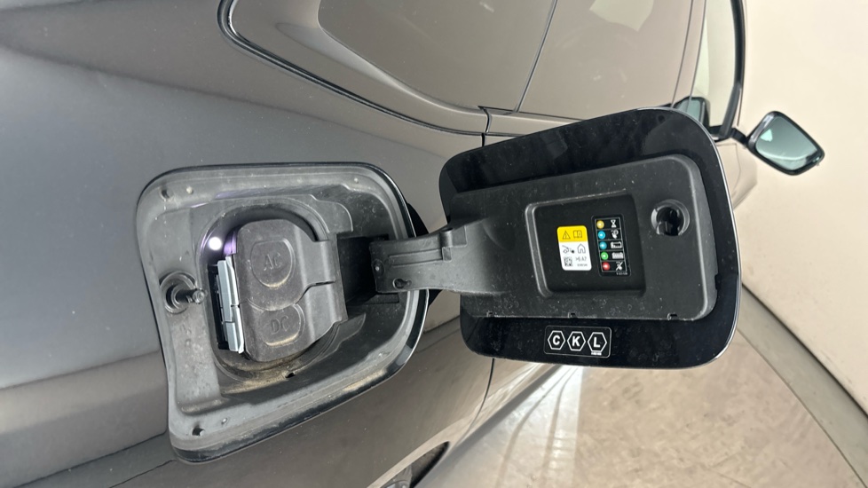 BMW I4 Image 21