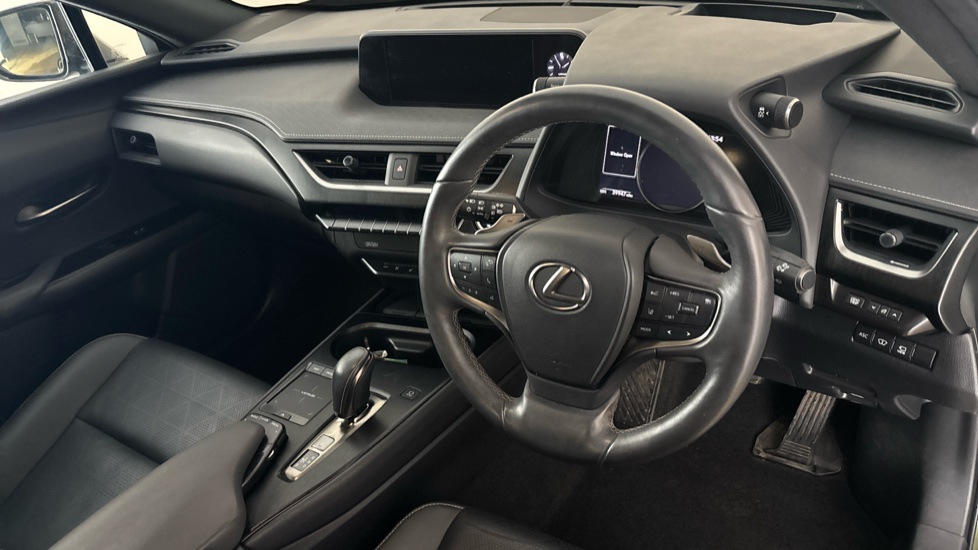 LEXUS UX Image 9