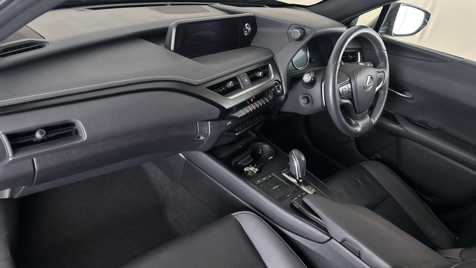 LEXUS UX Image 10