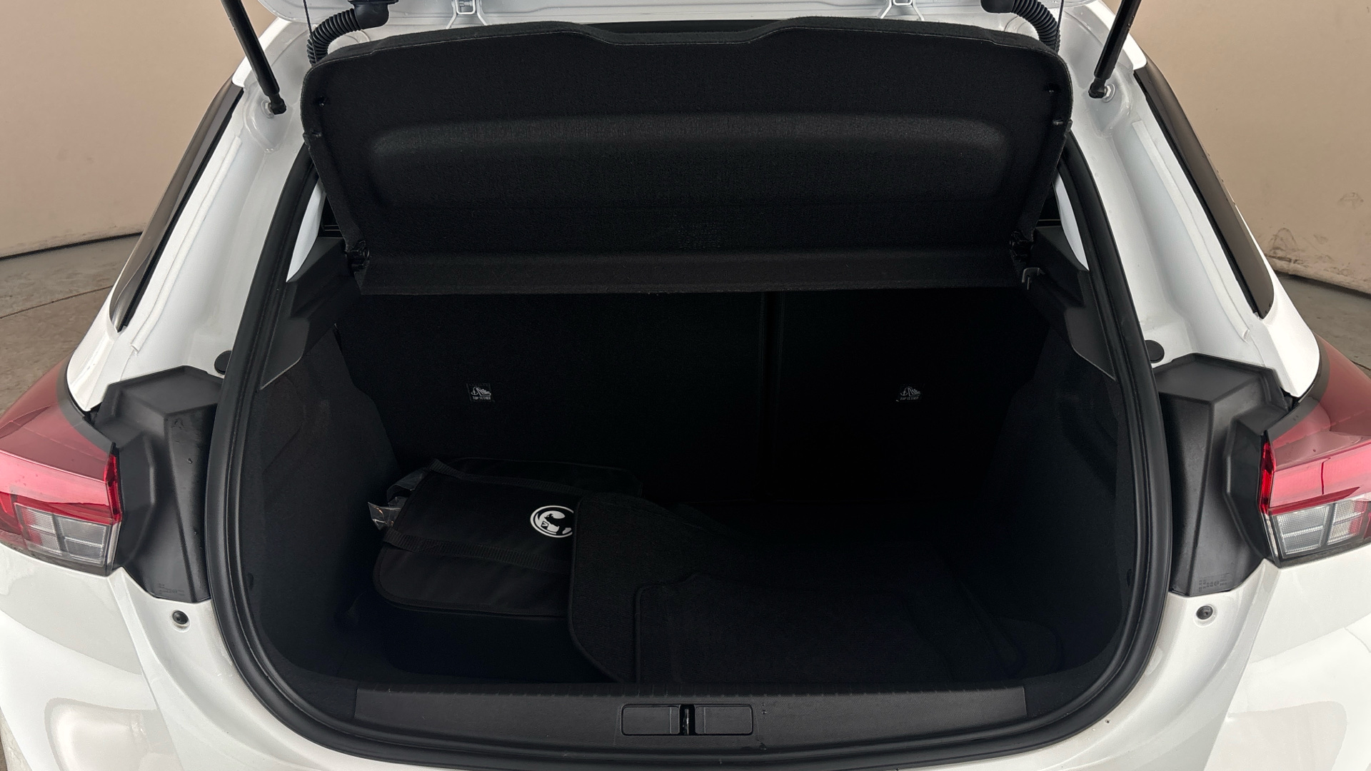 4020909 100kW SE Premium 50kWh 5dr Auto [11kWCh]