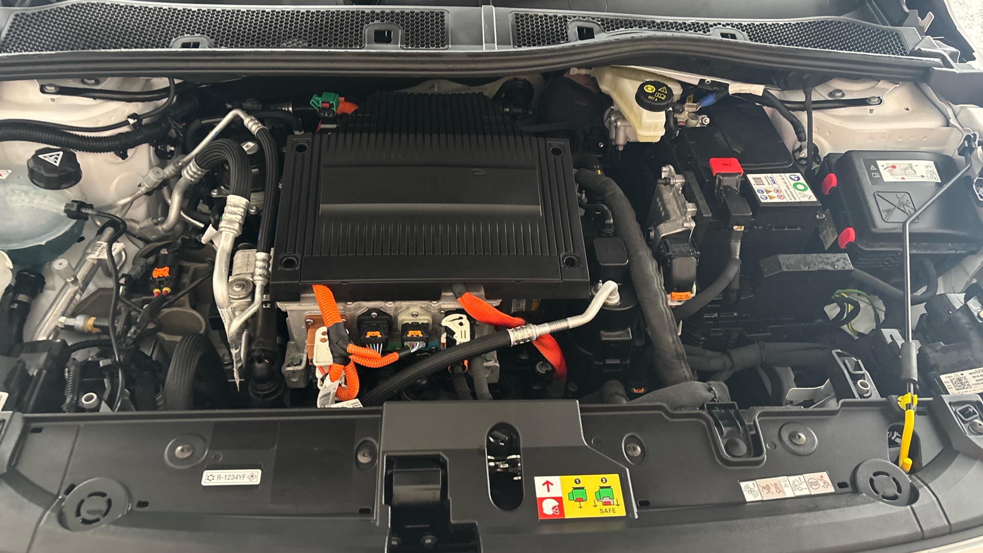 4020909 100kW SE Premium 50kWh 5dr Auto [11kWCh]