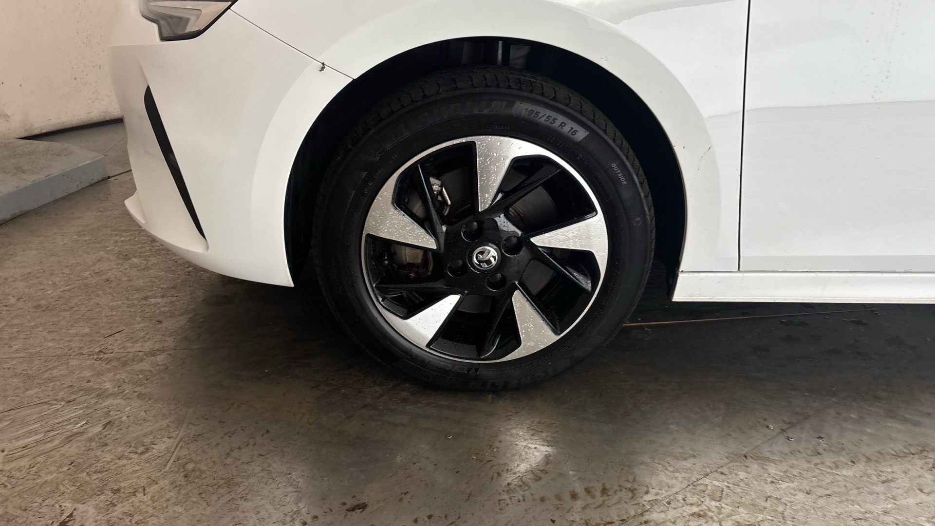 4020909 100kW SE Premium 50kWh 5dr Auto [11kWCh]